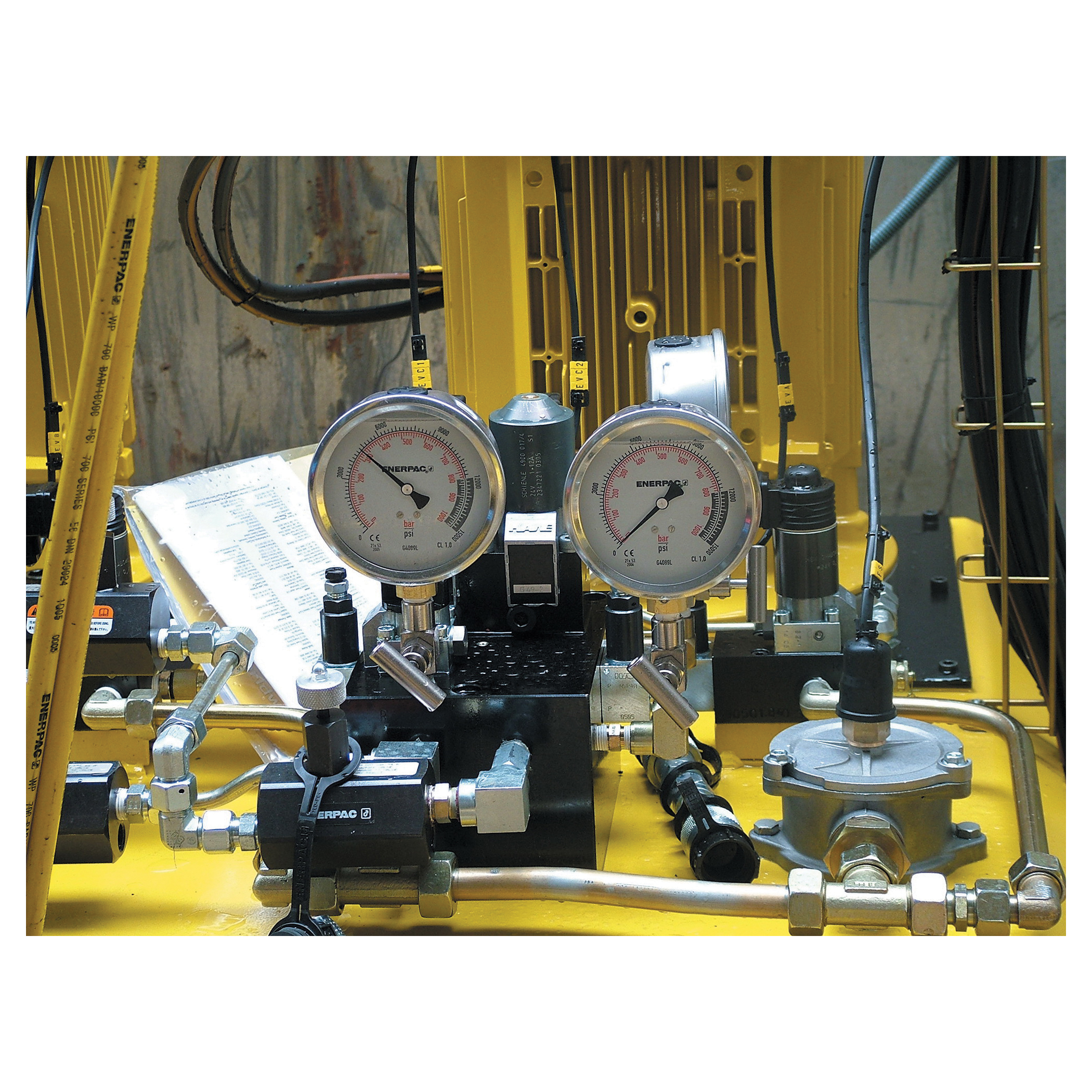 GAUGE PRESS HC 10000PSI 2-1/2IN +/-1.5%